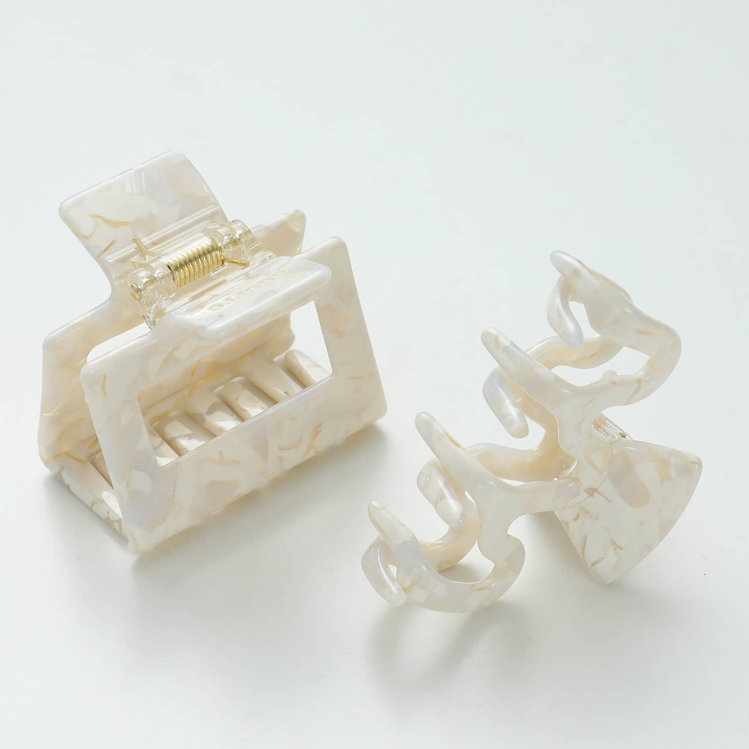 Snowfall | Assorted Small/Medium Claw Clips