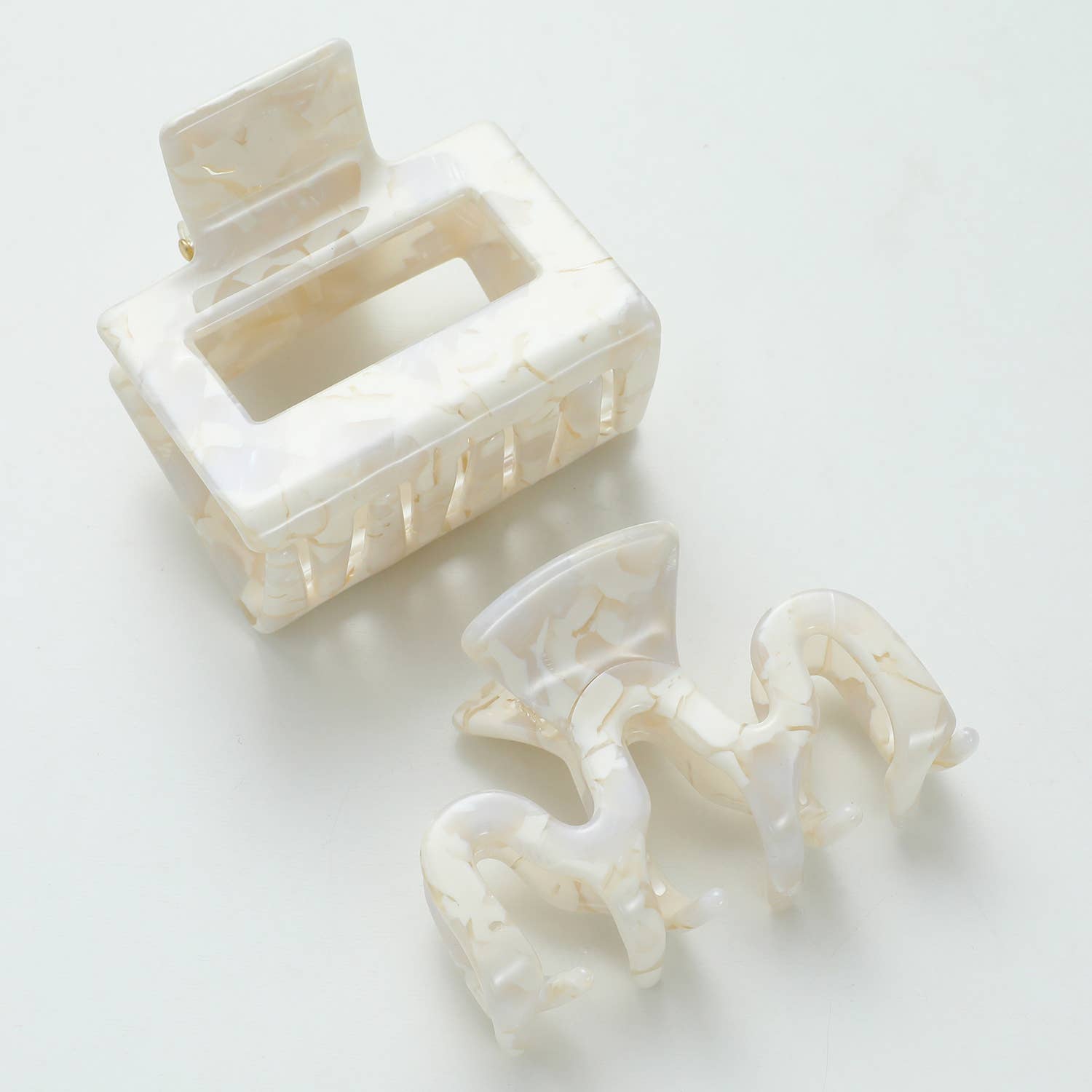 Snowfall | Assorted Small/Medium Claw Clips