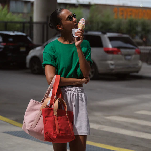Editorial_Lunch_tote_persimmon_576x576_a64735d4-1ad0-484e-8b21-a10cbed87809.webp