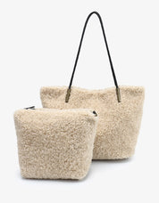 AKIMBO EAST WEST TOTE BAG SHEARLING BLACK