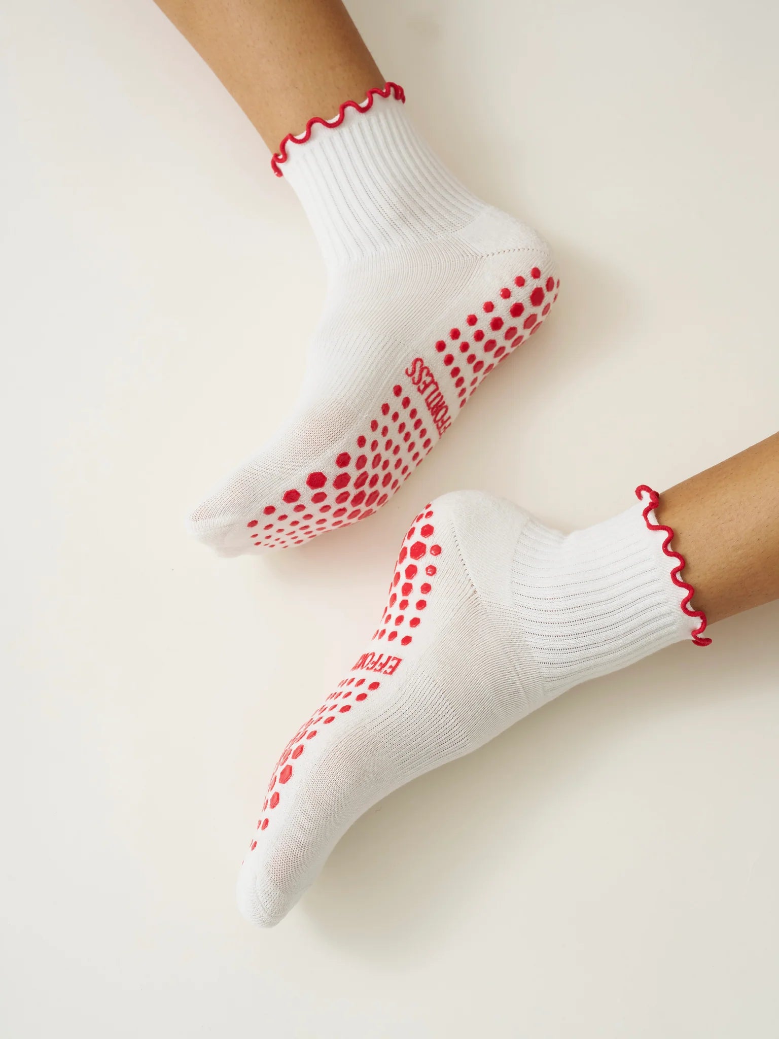 ❤️ Embroidery Heart Duo Ruffle Grip Sock