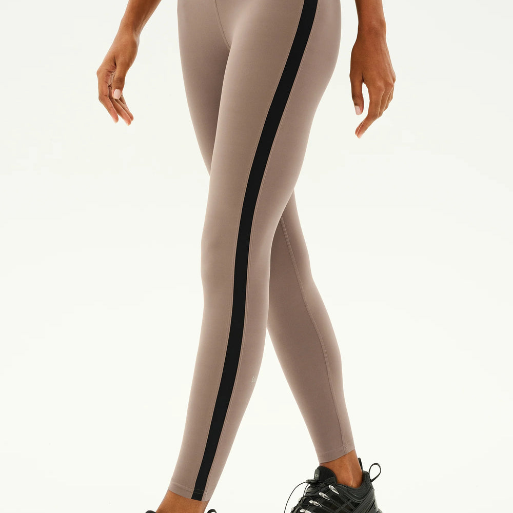 
                      
                        Clare High Waist Rigor 7/8 Legging
                      
                    