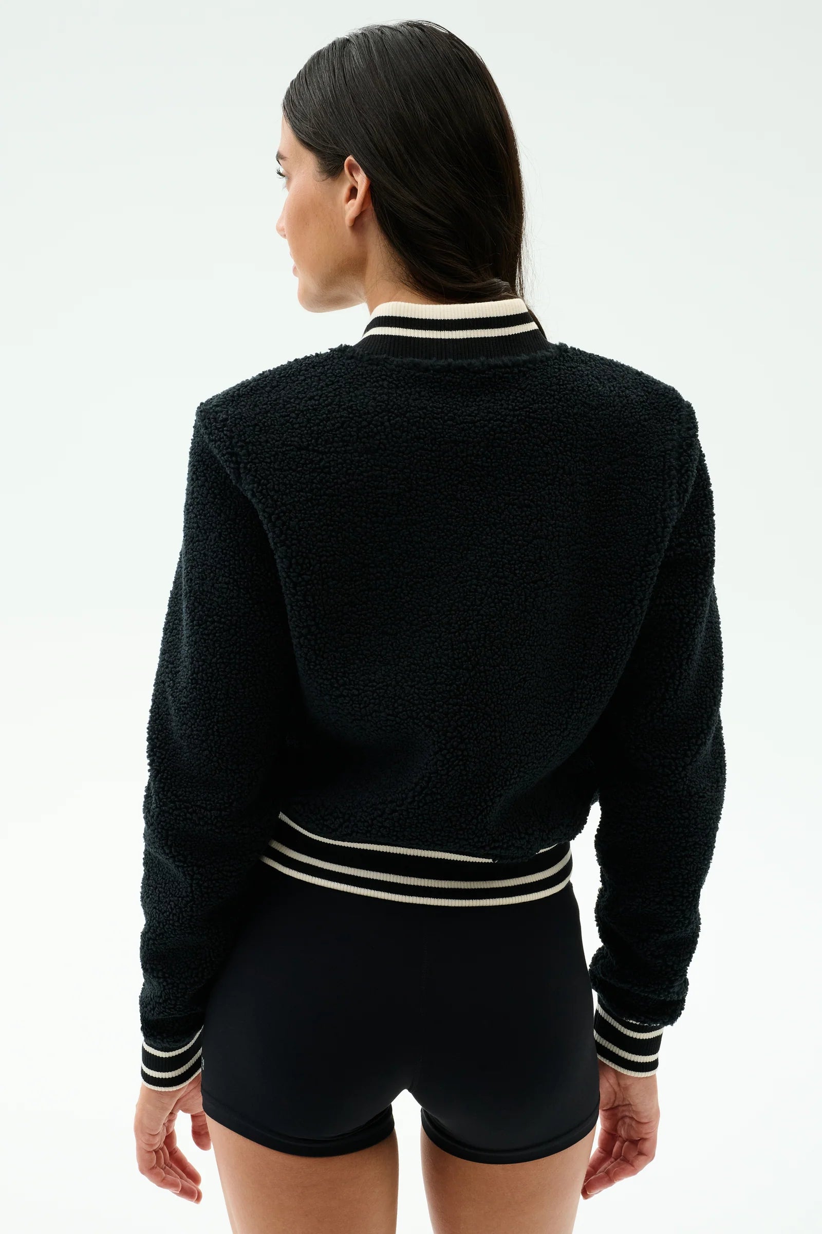 04_WILLASHERPAJACKET_STRIPERIB_BLACK_CREME_I9209_0024.webp