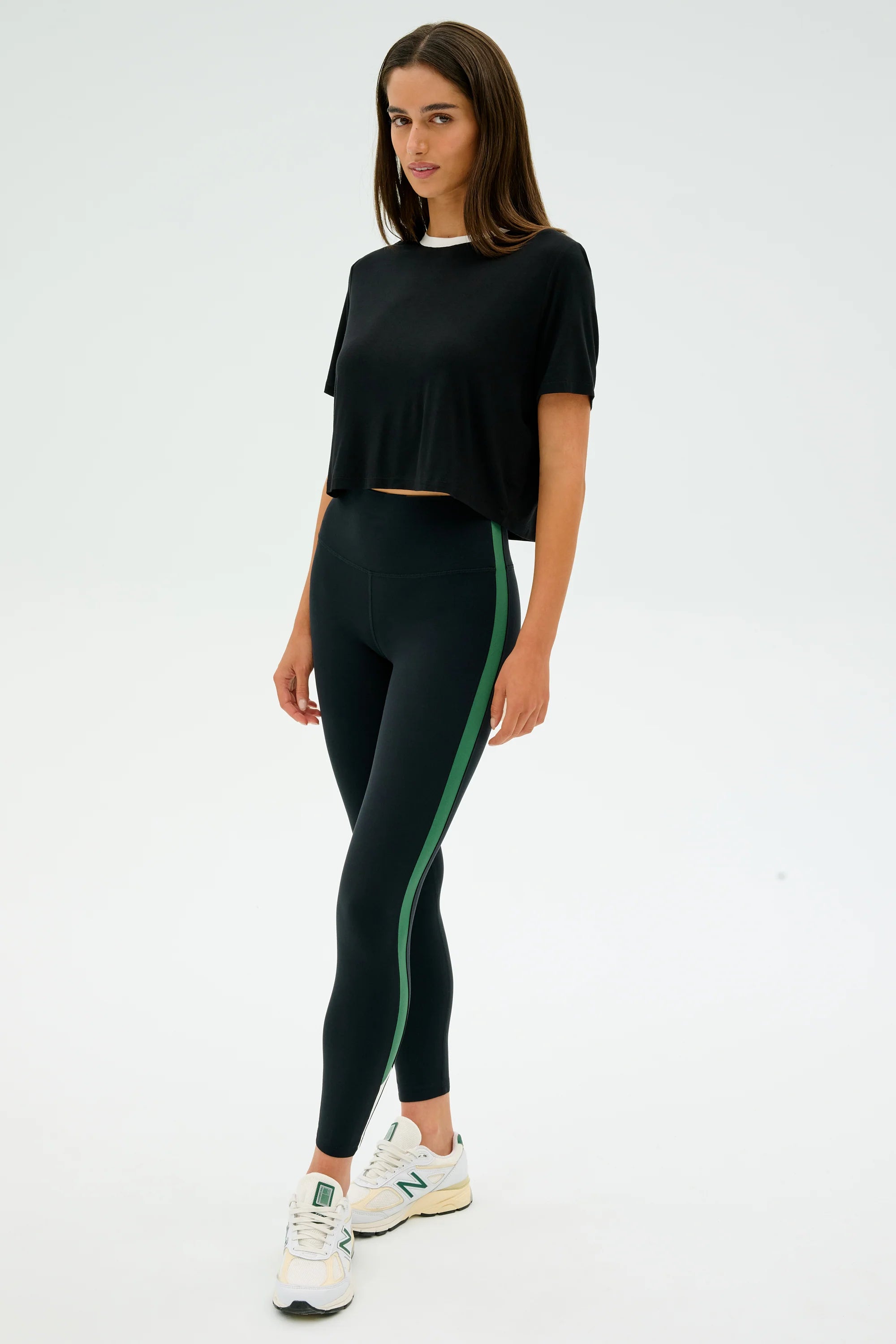 12_DJUNACROPRINGERC3033BLACK-WHITELAYLAAIRWEIGHTHIGHWAIST7-8BLACK-ARUGULAE8135_D1_0012.webp