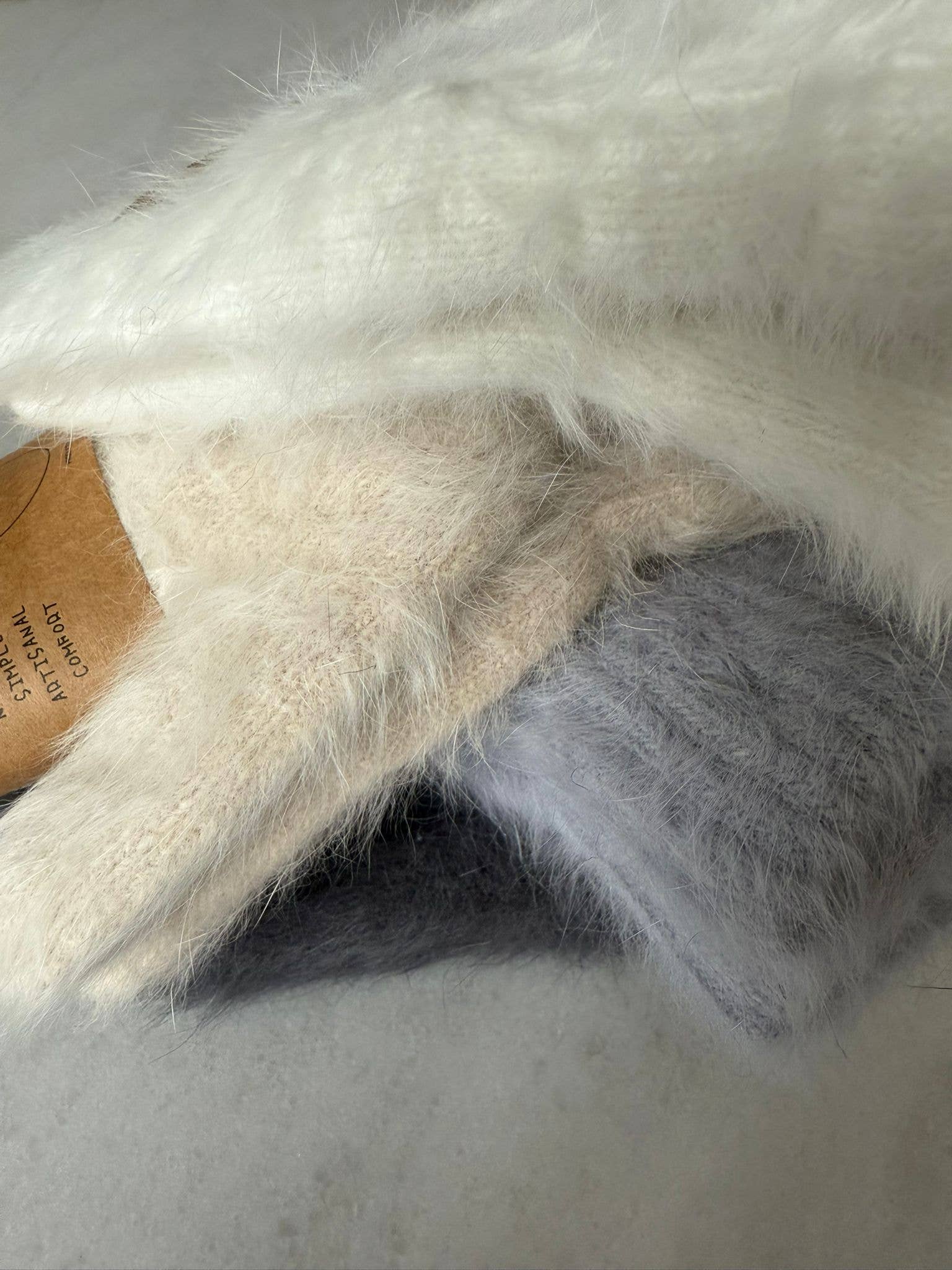 FLUFFY ANGORA MITTENS - neutral