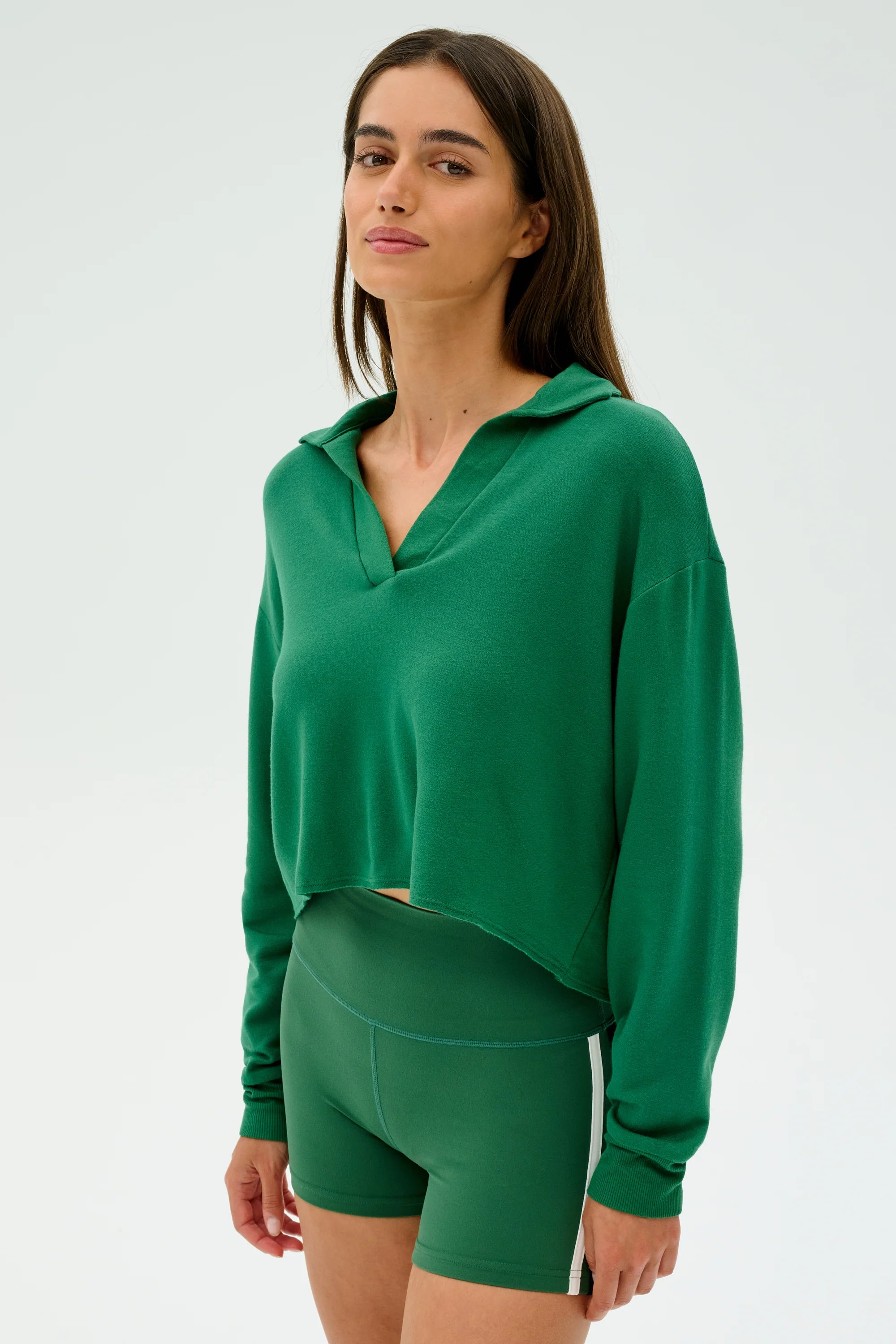16_ELLAAIRWEIGHTHIGHWAISTSHORT3.5INARUGULA-WHITEF1047JOANPOLOFLEECESWEATSHIRTARUGULAD4201_D1_0032.webp