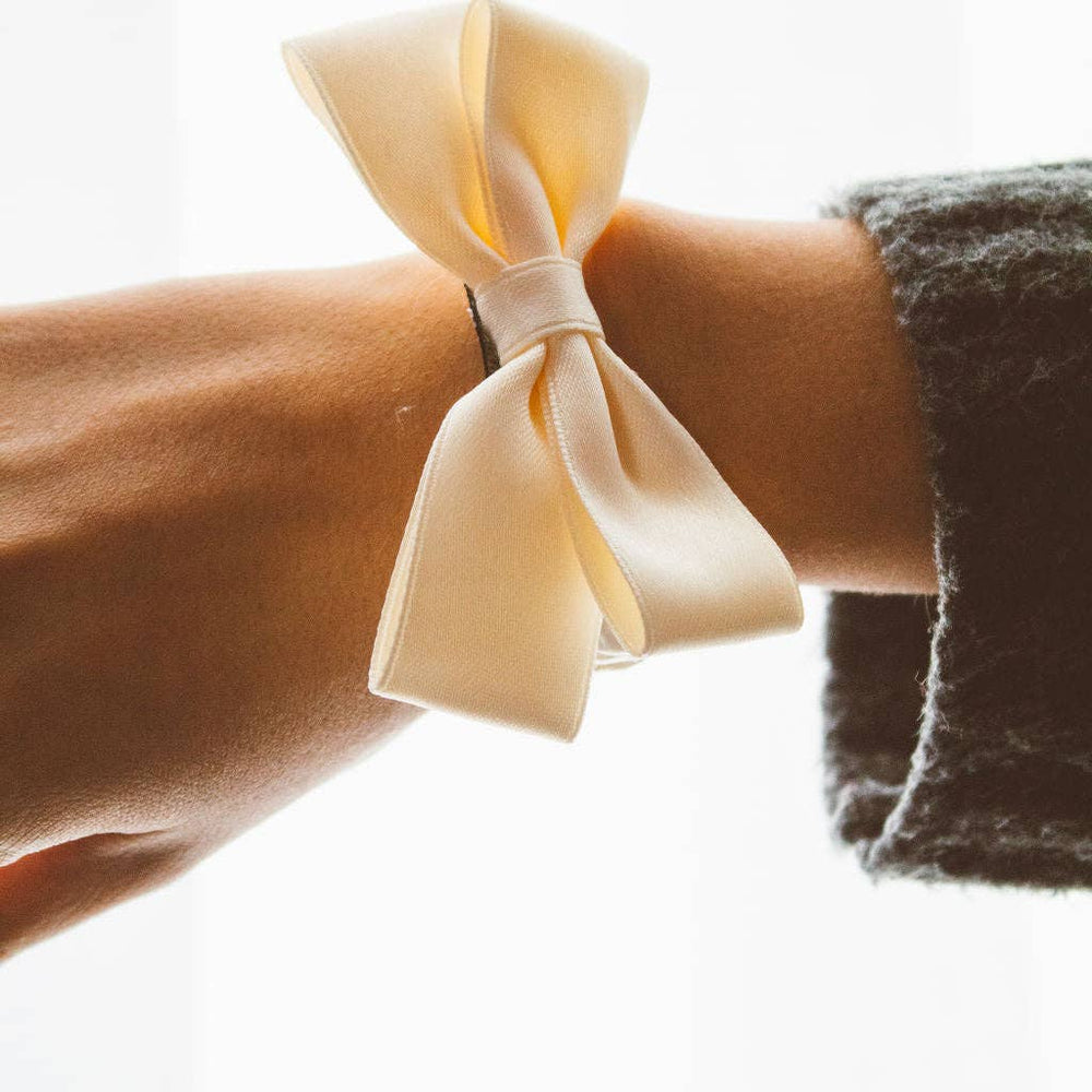 
                      
                        Cinch Bow Scrunchie
                      
                    