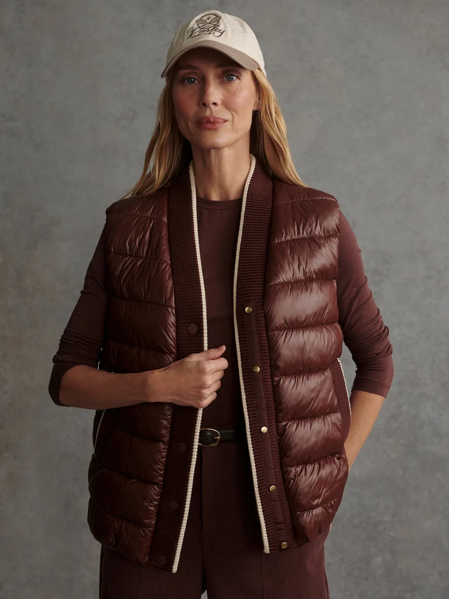 380c73f7e4fe4b83334a52ce8dd5f6085efde92b_VAR02126_Colwyn_Short_Boxy_Gilet_Brown_Stone_123.webp