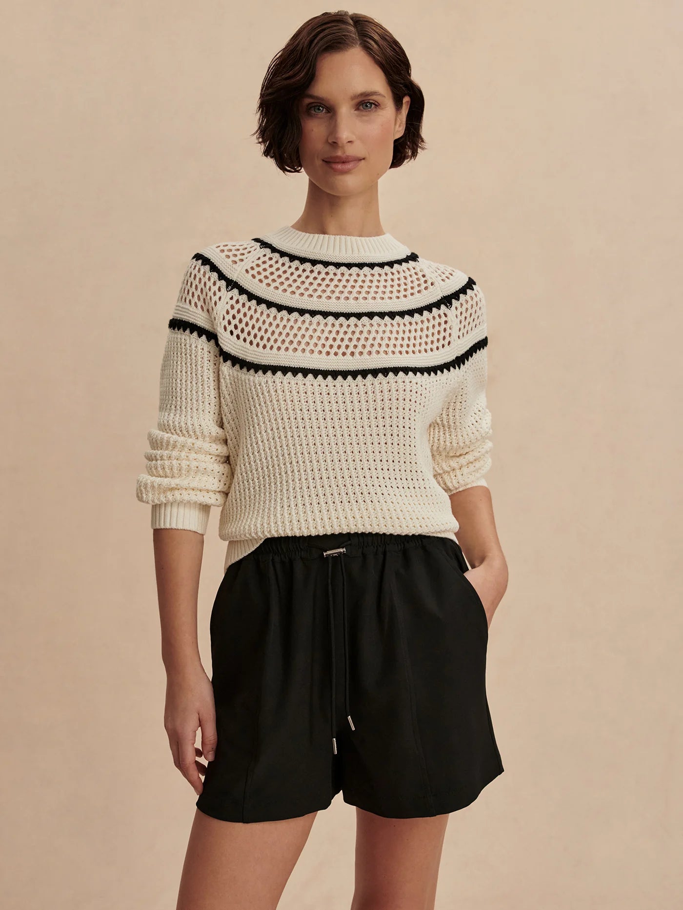 4bdd462710762f931f3b2e89541c820d4b925243_VAR02700_ESMOND_SHORT_3_BLACK_057.webp