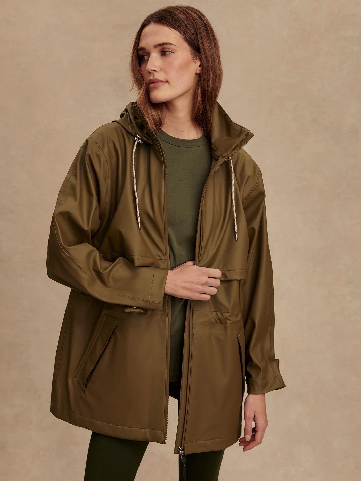 4ff02c97f0779dffe1e2489d216e583954c62617_VAR01422_ALYSSA_RAIN_JACKET_STONE_OLIVE_045.webp