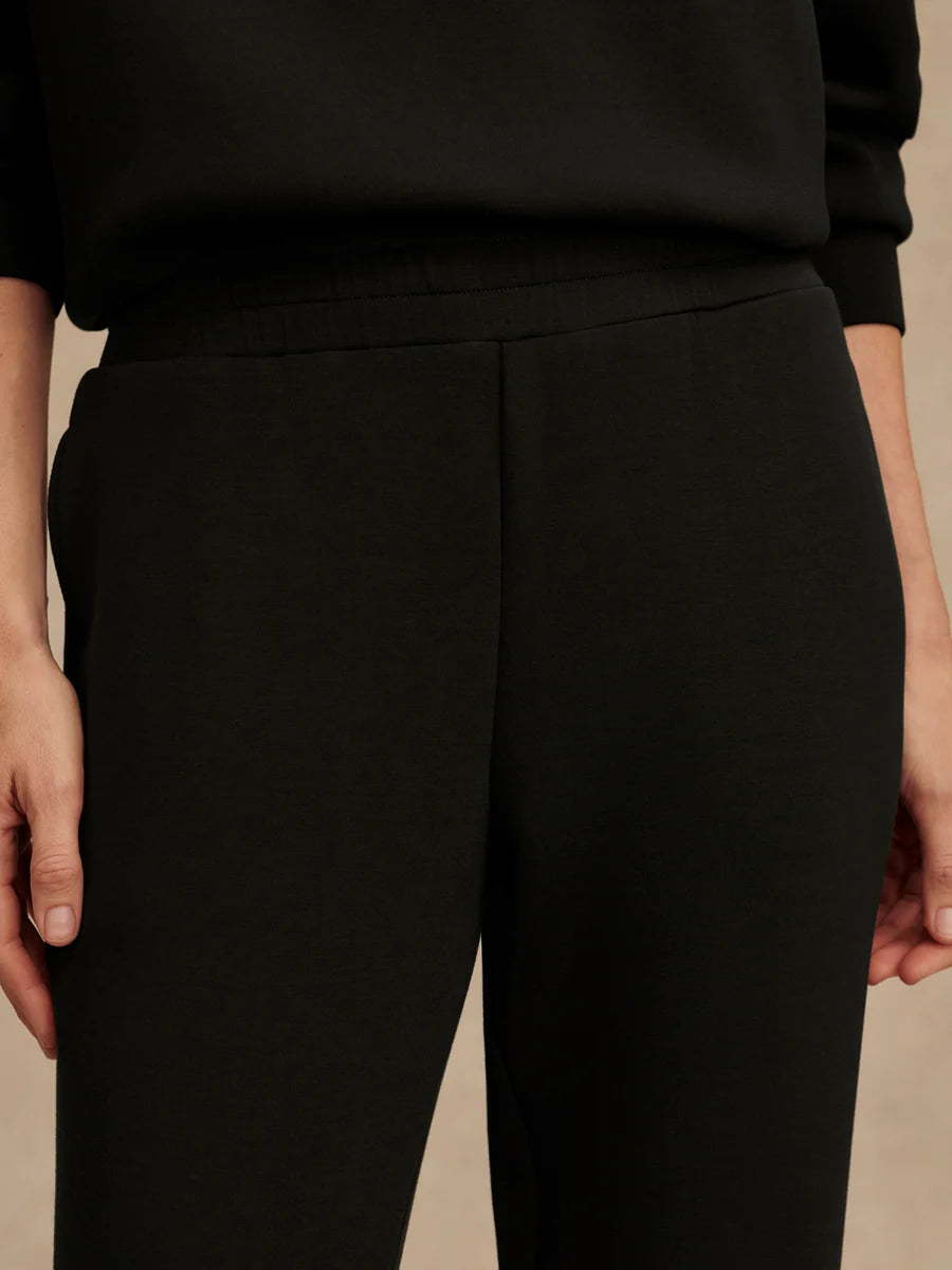 The Slim Pant 25"