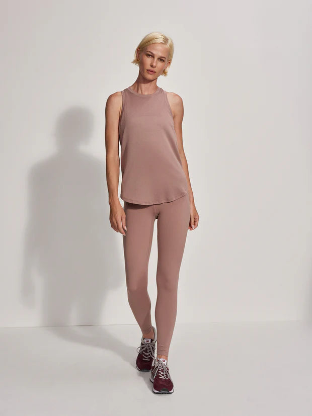 
                      
                        Dacey Longline Tank
                      
                    