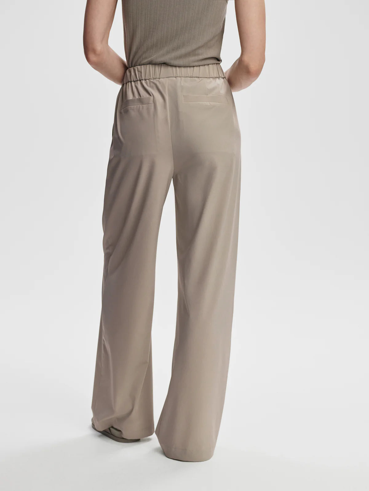 8a6a3ba20009bba025c6456cacf909726d9a58e1_VAR02641_KAYSON_WIDE_LEG_29.5_SIMPLY_TAUPE_213_copy.webp