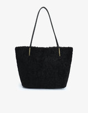 AKIMBO EAST WEST TOTE BAG SHEARLING BLACK