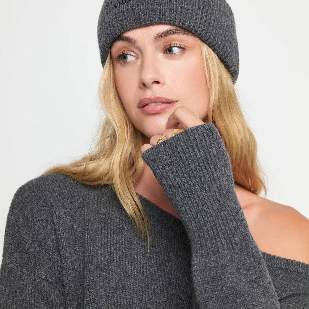 
                      
                        SG Cashmere Beanie
                      
                    