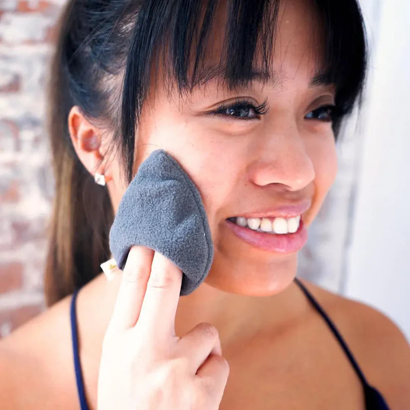 Reusable-Makeup-Remover-Pads-_-sustainable-beauty-products-Clean-Circle-18727084.webp