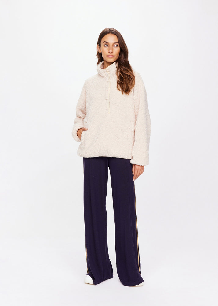
                      
                        Harlow Fleece Pullover
                      
                    