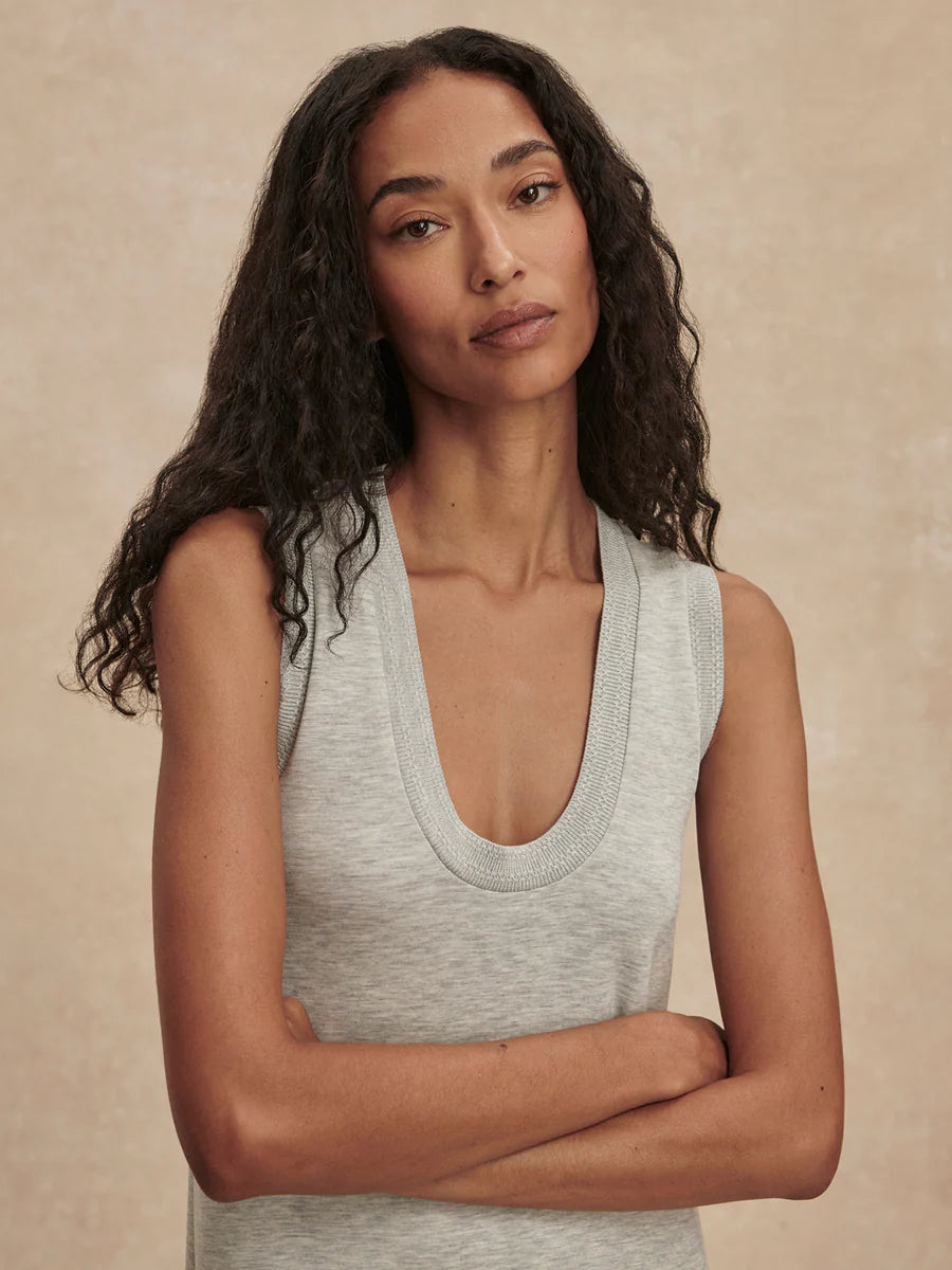 b41619804b689804c1d1bd76550fd036eb6b9f31_2_VAR03452_KYLER_TANK_MIDI_DRESS_LIGHT_GREY_MARL_037.webp
