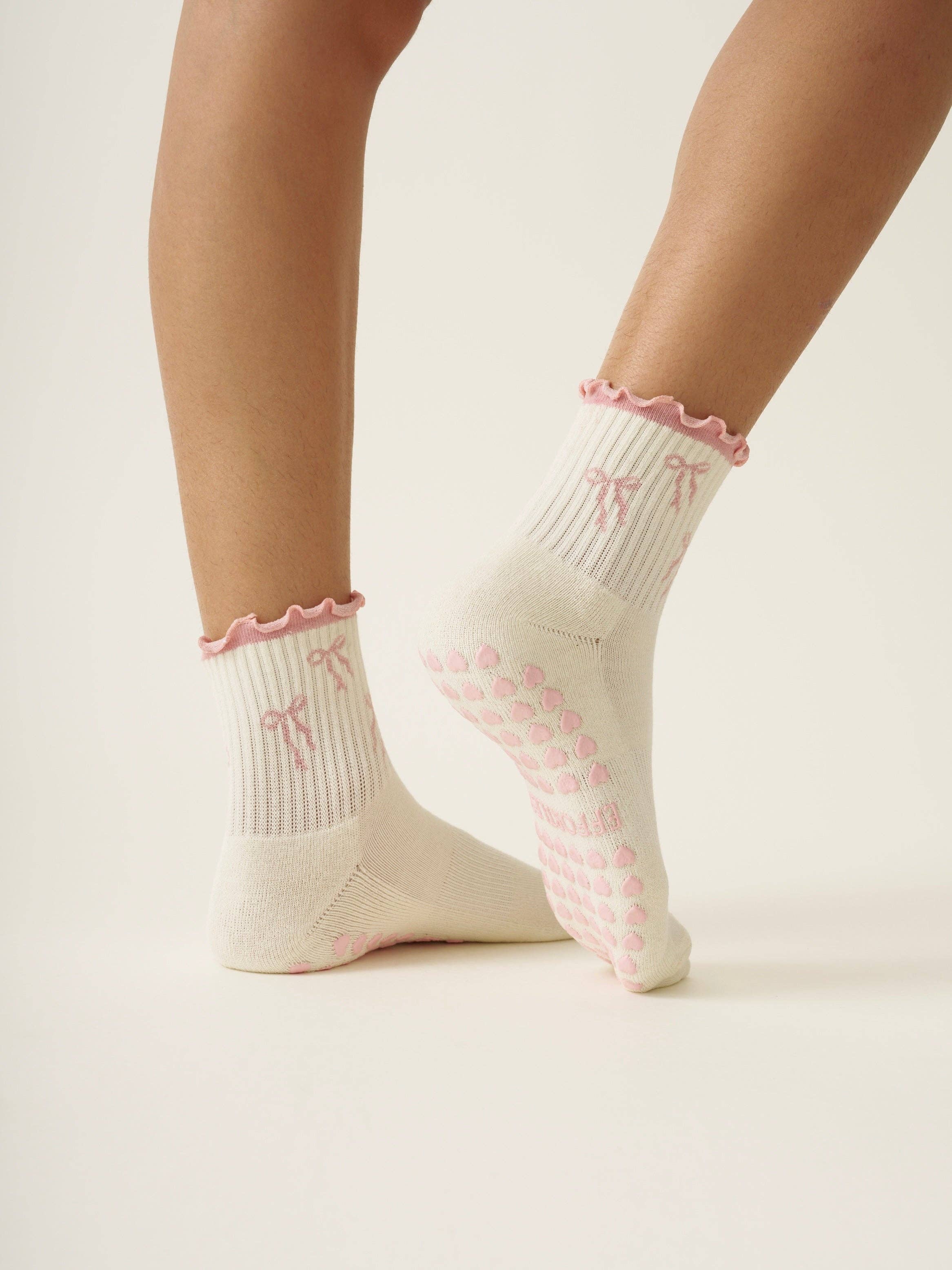 🎀 Bow Ruffle Grip Sock [Soft Pink]