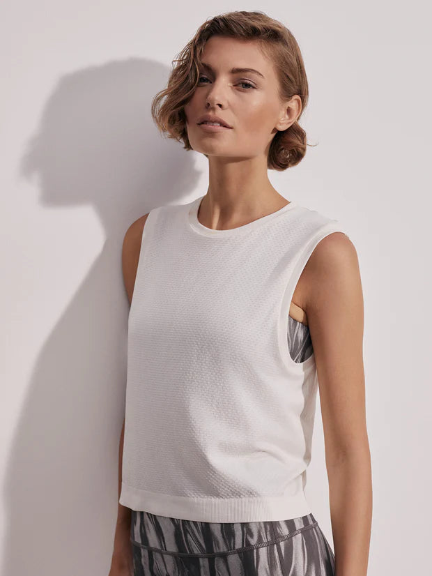 Page Seamless Crop Tank