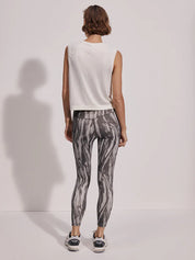 Page Seamless Crop Tank