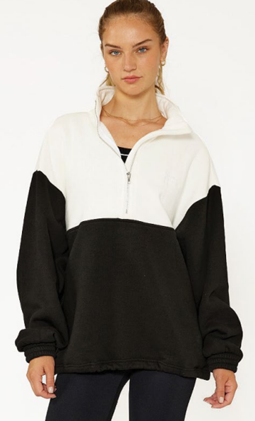 Selena Oversize ½-Zip Pullover: Black N White